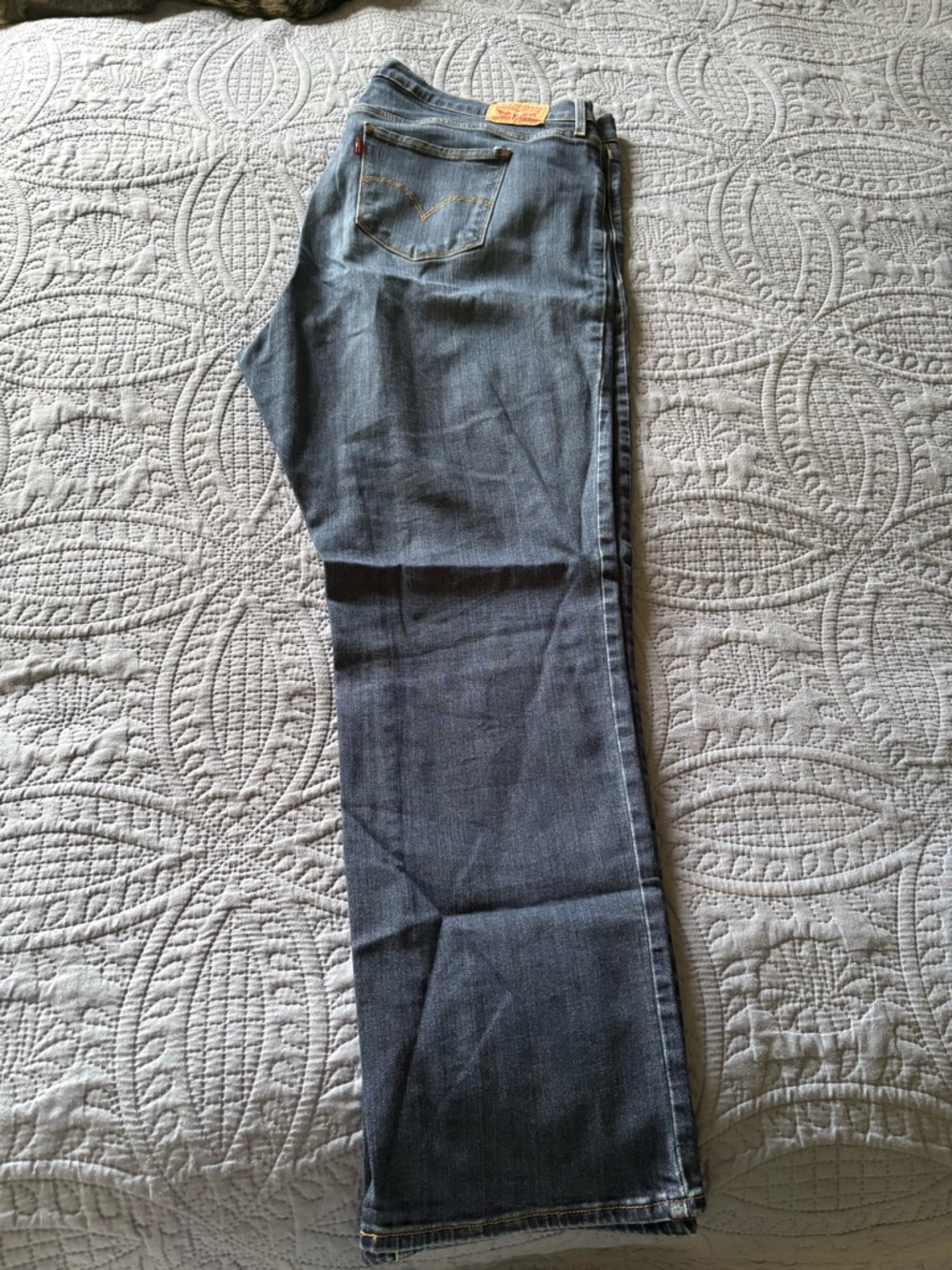 Levi's 724 High Rise Straight Leg Jeans in Medium Blue